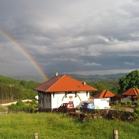 Bed and Breakfast Etno Selo Lelic Валево Экстерьер фото