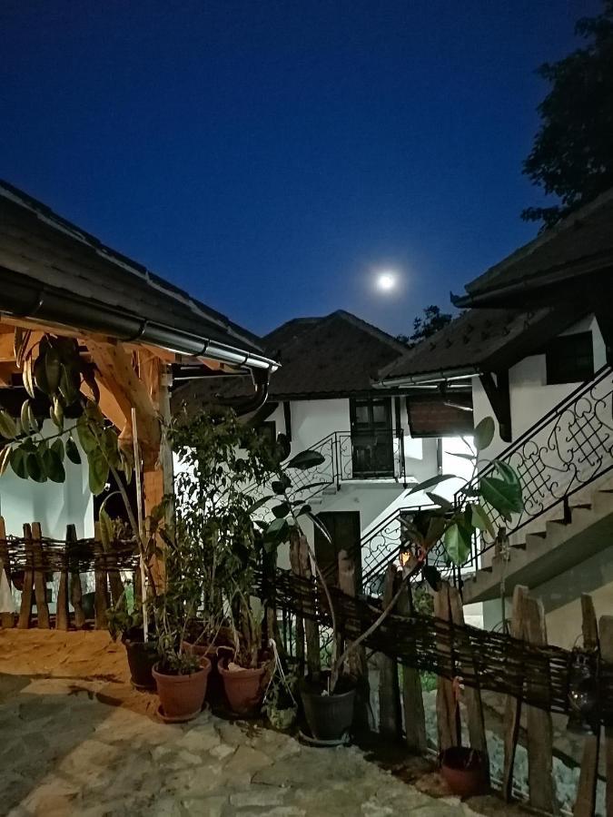 Bed and Breakfast Etno Selo Lelic Валево Экстерьер фото